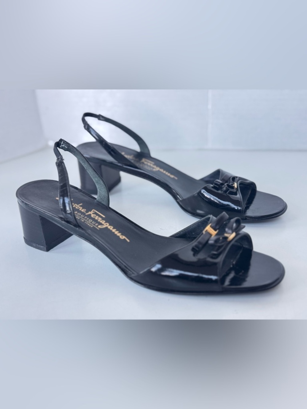 Salvatore Ferragamo Boutique Black Patent Leather Bow Slingback Sandals 8.5 AA - Picture 2 of 14
